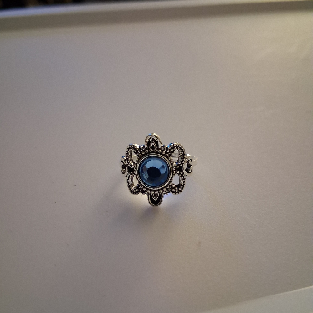 Elegant Blue Gemstone Silver Tone Ring